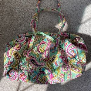 VERA BRADLEY DUFFLE BAG !